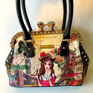 Beautiful bag , used once , outside looks great and inside has a minor tear